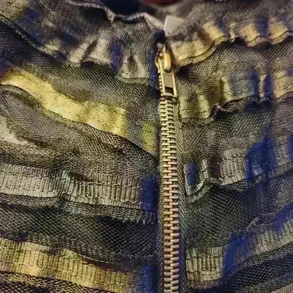 NWOT Muse Essential Little Black (& Gold Dress) Size 4 Ribbon Chiffon Hem Ruffle - Picture 8 of 10